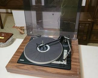 Vinyl Turntable