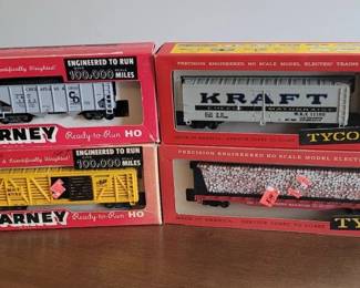 HO Tyco Varney Train Car Lot of 4