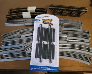 HO Train Track Lot