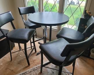 Black Bar Ht Dining Table w/ 4 chairs