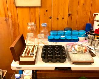 Kitchen items including yogurt makers, glass storage jars, Salton warming tray & more