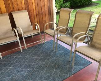 Set of 5 stacking outdoor chairs