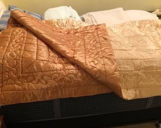 Vintage reversible satin comforter (full size)