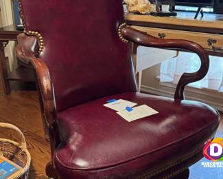 Back to that Fabulous Dallas Estate Sale this Weekend -- 2 days only!
No way could Sandy sell everything in 1 weekend when you have double the treasures of every other sale. So she's back this week with more things to sell, but this time at discounted prices! Bring those shopping bags; you're going to need them.