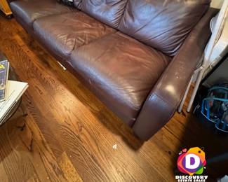 Back to that Fabulous Dallas Estate Sale this Weekend -- 2 days only!
No way could Sandy sell everything in 1 weekend when you have double the treasures of every other sale. So she's back this week with more things to sell, but this time at discounted prices! Bring those shopping bags; you're going to need them.