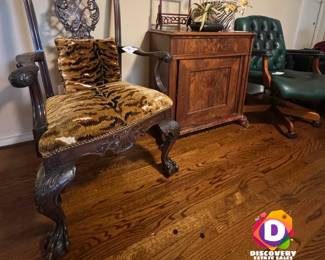 Back to that Fabulous Dallas Estate Sale this Weekend -- 2 days only!
No way could Sandy sell everything in 1 weekend when you have double the treasures of every other sale. So she's back this week with more things to sell, but this time at discounted prices! Bring those shopping bags; you're going to need them.