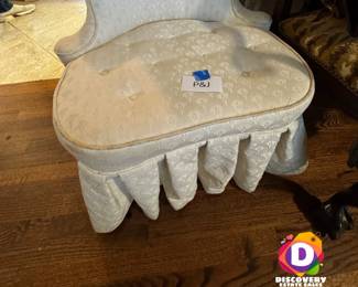 Back to that Fabulous Dallas Estate Sale this Weekend -- 2 days only!
No way could Sandy sell everything in 1 weekend when you have double the treasures of every other sale. So she's back this week with more things to sell, but this time at discounted prices! Bring those shopping bags; you're going to need them.
