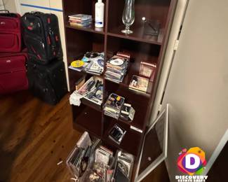 Back to that Fabulous Dallas Estate Sale this Weekend -- 2 days only!
No way could Sandy sell everything in 1 weekend when you have double the treasures of every other sale. So she's back this week with more things to sell, but this time at discounted prices! Bring those shopping bags; you're going to need them.