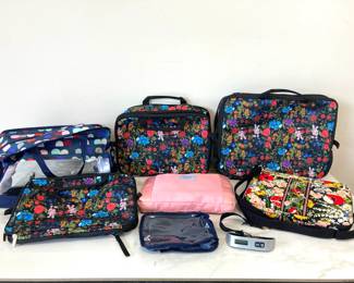 Lot 4215 Various Travel Bags Vera Bradley Bumble Bella Luggage Scale