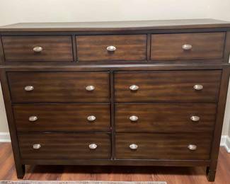 Home Meridian International 8 Drawer Dresser