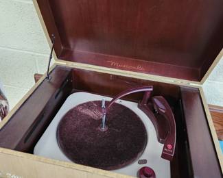 Vintage Webcor Turntable/Record Player in Case.