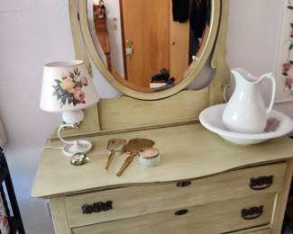 Vintage Painted Vanity Dresser - Very Sweet!