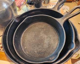 Lodge, Vintage Wagner, and other Vintage Cast Iron Pans.