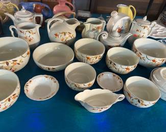 LARGE COLLECTION HALL's SUPERIOR KITCHEN WARE