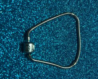 PANDORA SNAKE CHAIN BRACELET AND 925 STERLING CHARM