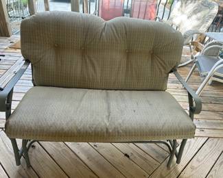 OUTDOOR SETTEE