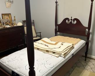 4-POST TWIN BED