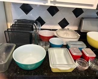 VINTAGE PYREX