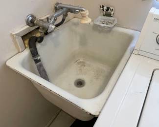 Cast Iron laundry tub! 24" x 20" x 14" with cast iron base