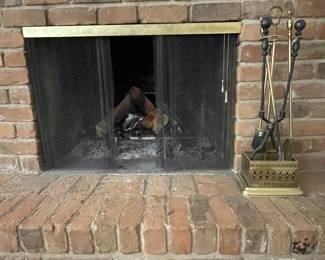 Chain mail fireplace screen