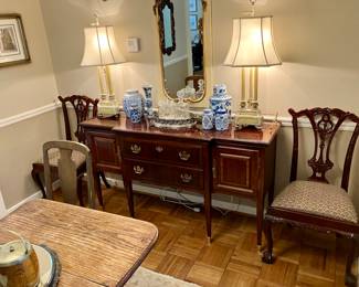 Federal style mahogany buffet