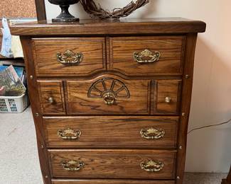 Chest of drawers