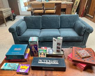 Vintage games
Blue velvet sofa