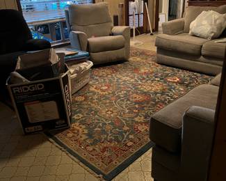 Blue Floral Rug - Large: Follow Facebook Page 228EstateSellers for early access details and bonuses - Pre-sales available