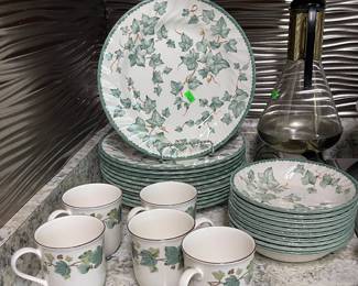BARRATTS ENGLAND IVY DISH SET
