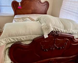 BEAUTIFUL QUEEN WOOD CARVED HEADBOARD/FOOTBOARD, QUEEN MATTRESS