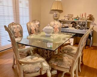 GLASS TOP PEDESTAL DINING TABLE & CHAIRS