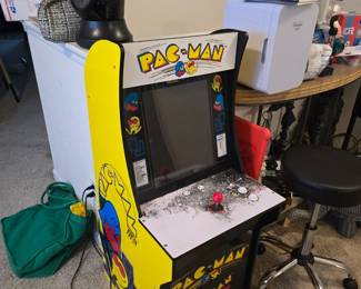Pac man machine brought in 2020 in excellent working condition