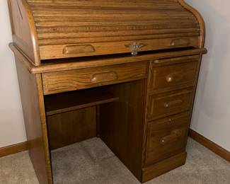 Roll top desk
