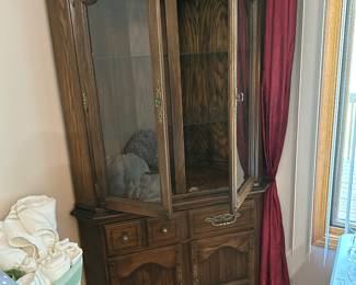 Corner Hutch