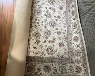 5.5’ x 8’ area rug
