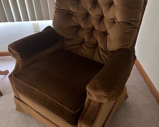 Swivel rocker recliner SOLD