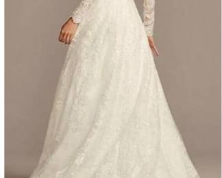 Olga Cassini wedding gown . Never altered, never worn. Original tags still atrached