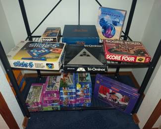 Vintage board games and puzzles