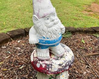 Assorted Outdoor Pots & Decor