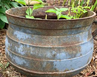 Assorted Outdoor Pots & Decor