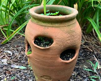 Assorted Outdoor Pots & Decor