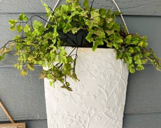 Assorted Outdoor Pots & Decor