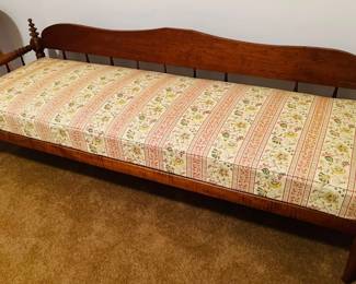 Victorian Daybed