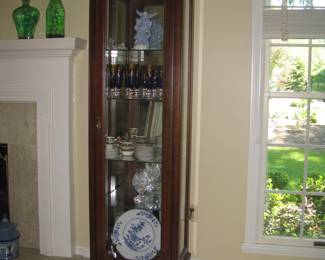 Light curio cabinet