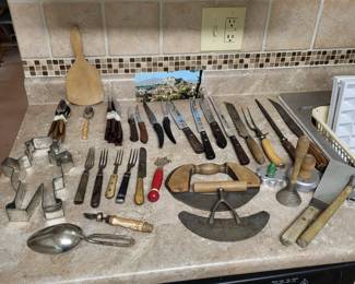 PRIMITIVE KITCHEN