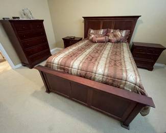 Vaughan Bassett bedroom suite; queen bed, chest of drawers, 2 nightstands.