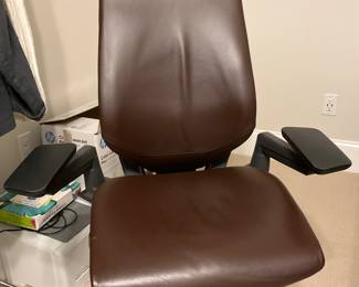 LEATHER DESK CHAIR