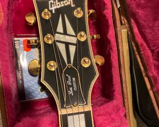 GIBSON GUITAR