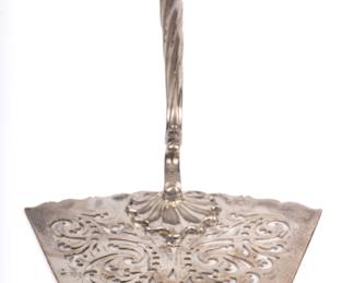 https://www.liveauctioneers.com/item/207340858_1764-edward-aldrige-sterling-silver-reticulated-fish-slice-server