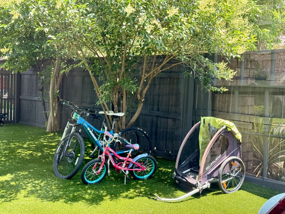 2 Trek Bikes,1 Schwinn 1 Burley pull behind